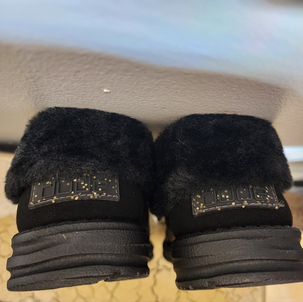 HEY DUDE womens Britt STARRY BLACK & gold faux fur booties US size 8 - Picture 5 of 15